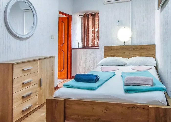 Delfar By Interhome Nerezine