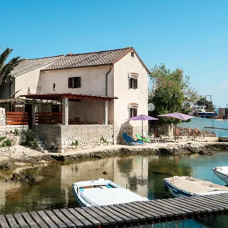 Holiday home Delfar - Lsj100 By Interhome Nerezine