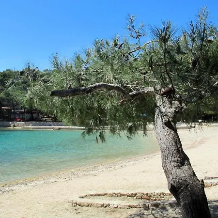 Delfar By Interhome 内里吉恩