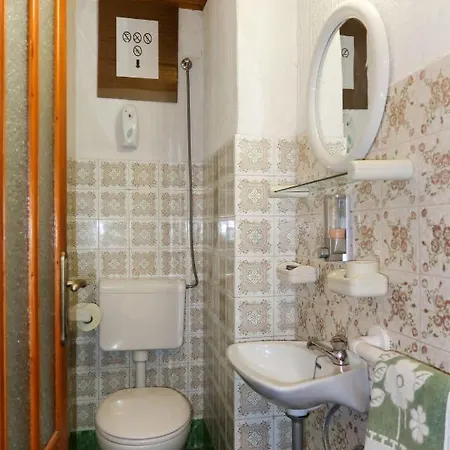 Delfar By Interhome Case de vacanță *