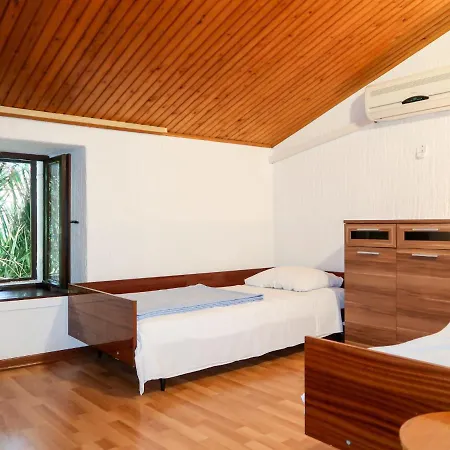 Delfar - Lsj100 By Interhome *